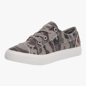 Blowfish Malibu Women's Sneakers Earth Camo Size 8